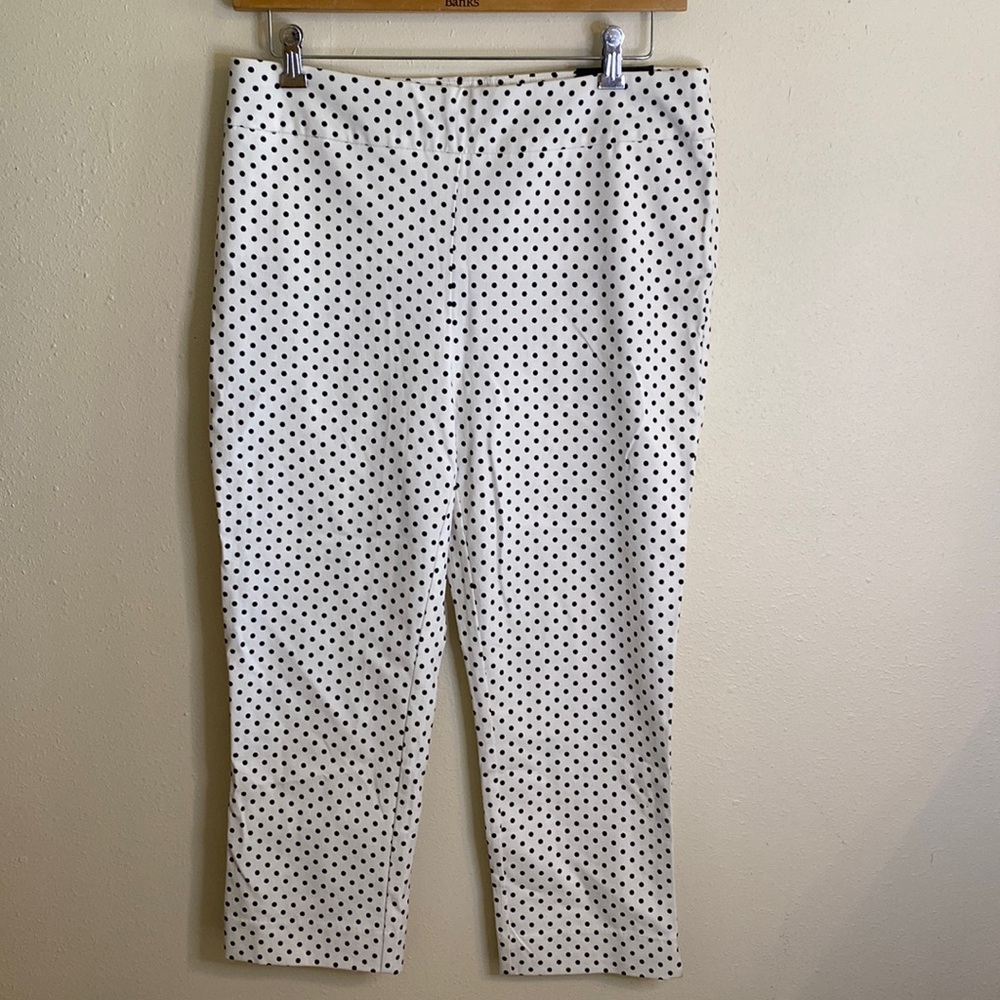 NWT Chicos Slimming Brigette Crop Black and White Polka Dot Capris Sz 2, 12, L